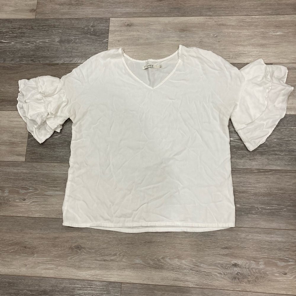 Love 83 White V Neck Blouse with Ruffle Sleeves Size Large